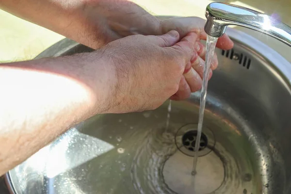 Mãos Lavadas Masculinas Com Homem Sabão Para Prevenção Parar Propagação — Fotografia de Stock