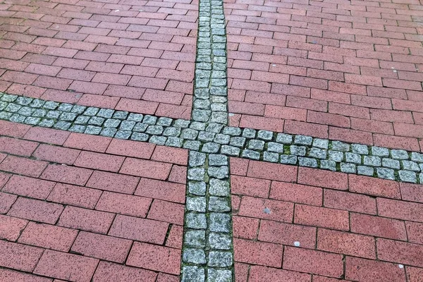 歴史的な石畳の通りやドイツの都市部の散歩道について詳しく見る — ストック写真