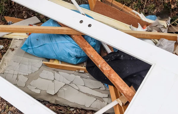 Umweltverschmutzung Einer Straße Gefunden Jemand Seinen Müll Abgeladen Hat — Stockfoto