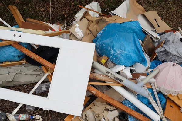 Umweltverschmutzung Einer Straße Gefunden Jemand Seinen Müll Abgeladen Hat — Stockfoto