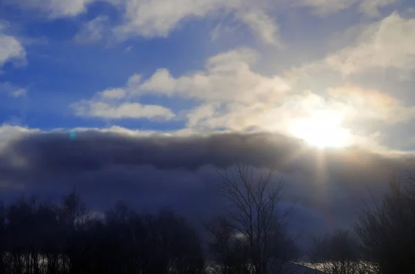 Beautiful Cloud Formations Sunlight Beam Shining Sunset Sky — Stock Photo, Image