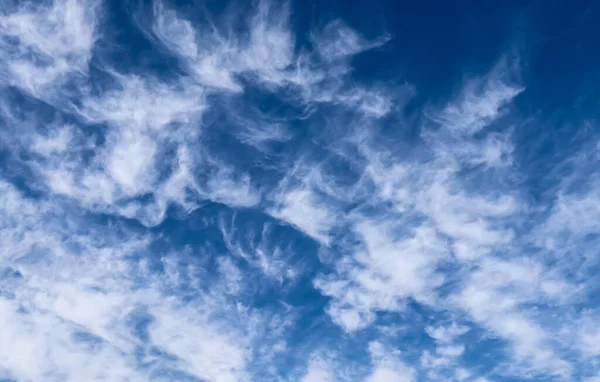 Splendido Panorama Sulla Formazione Nubi Cirri Cielo Blu Intenso — Foto Stock