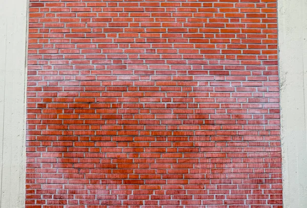 历史建筑中旧而风化的红砖墙近景 — 图库照片