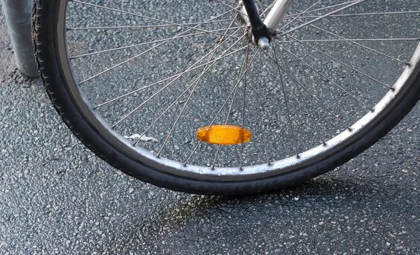 Vue Rapprochée Sur Une Roue Vélo Rayons Métalliques — Photo