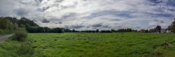 Krásné Panorama Severoevropské Krajiny Poli Zelenou Trávou — Stock fotografie