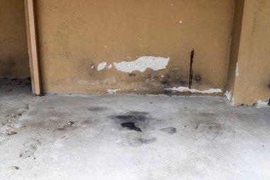 Modern binaların yüksek çözünürlüklü beton duvarlarının detaylı yakın görüntüsü