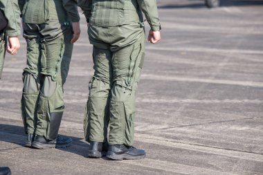 Hava Kuvvetleri pilotlarının bacakları. Hazırlık aşamasındaki pilotlar. 