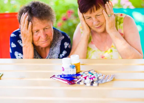 Siamo troppo vecchi ora. ! — Foto Stock