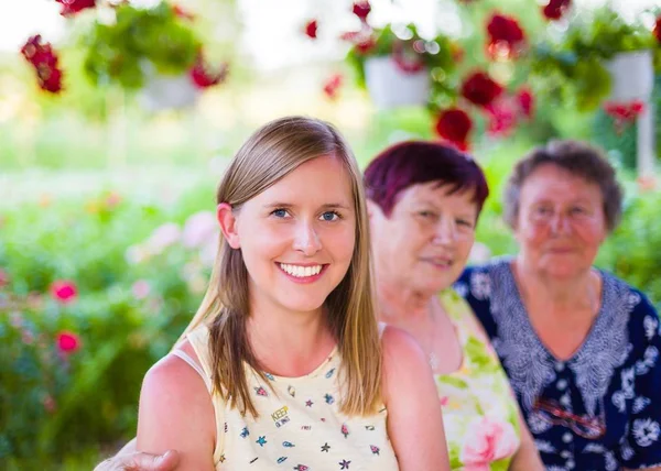 La familia es la primera —  Fotos de Stock