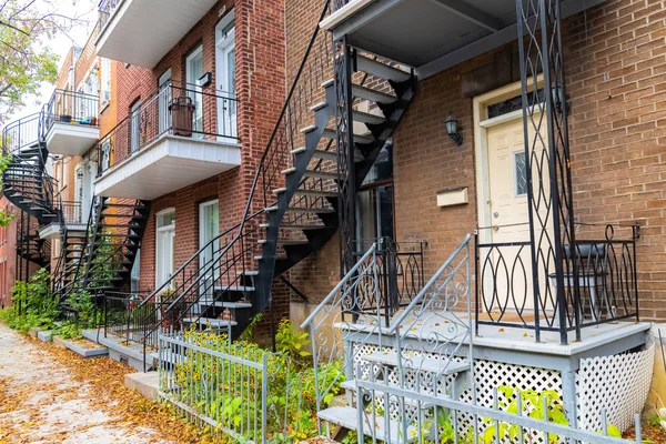 Montreal Casa Tipică Victoriană Scări Exterioare Cartierul Plateau Mont Royal — Fotografie, imagine de stoc