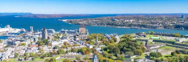 Quebec Şehri, şehrin manzarası, Şato Frontenac ve Saint-Laurent nehri.