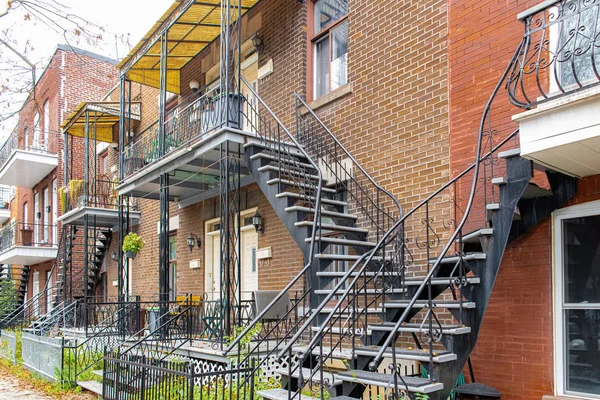 Montreal Typisch Viktorianisches Haus Mit Außentreppe Plateau Mont Royal District — Stockfoto