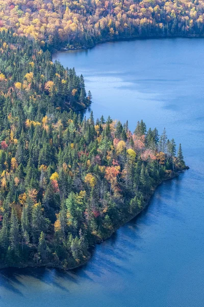 Canada Panorama Unui Lac Montan Pădure Timpul Verii Indiene Peisaj — Fotografie, imagine de stoc