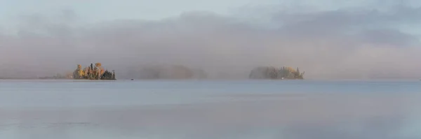 Lago Nella Foresta Canada Durante Estate Indiana Con Nebbia Sull — Foto Stock