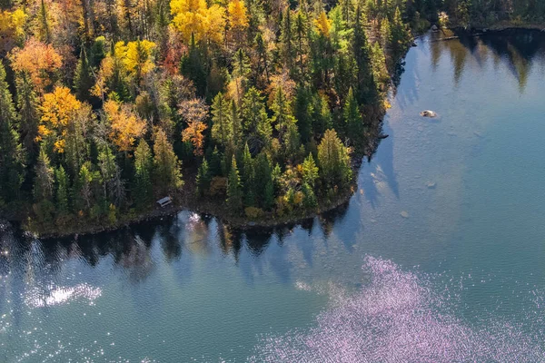 Canada Vedere Aeriană Unui Lac Montan Pădure Timpul Verii Indiene — Fotografie, imagine de stoc