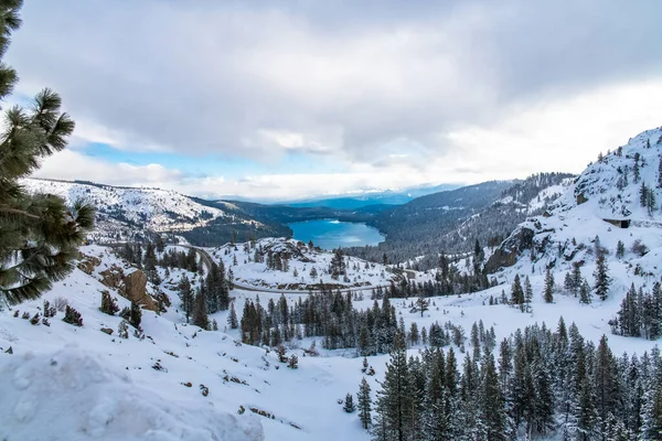 Lago Donner Bajo Nieve Invierno California Panorama Con Túneles Montaña —  Fotos de Stock