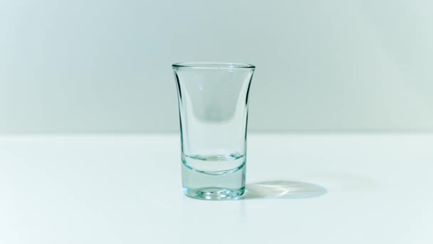 Remplissage par un liquide transparent 