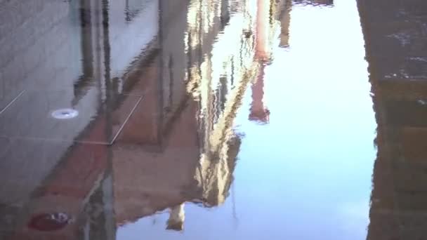 Венецианская улица затоплена водой — стоковое видео