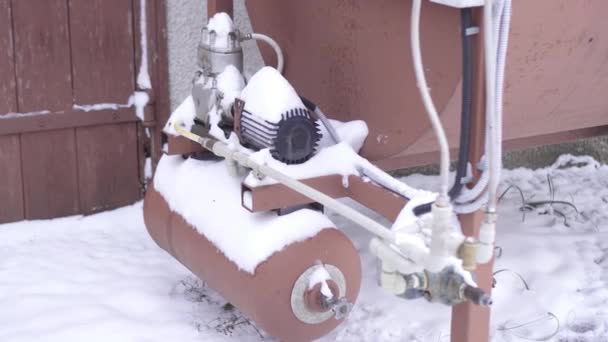 Двигун з барабаном, вкритим снігом — стокове відео