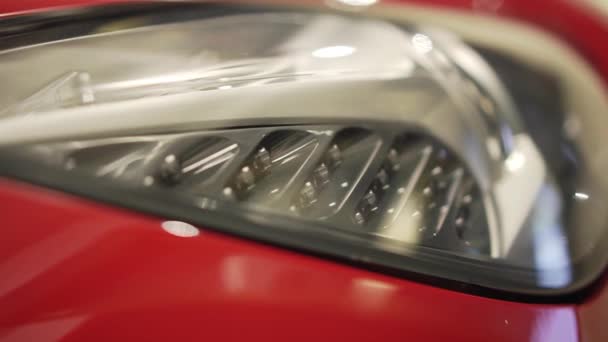 红色汽车的前大灯 — 图库视频影像