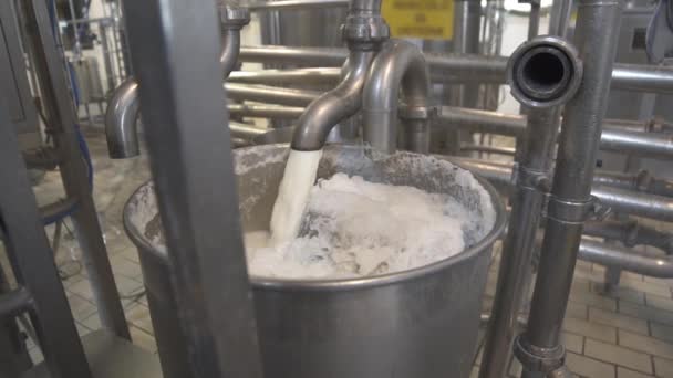Mesin dari pabrik produksi es krim — Stok Video