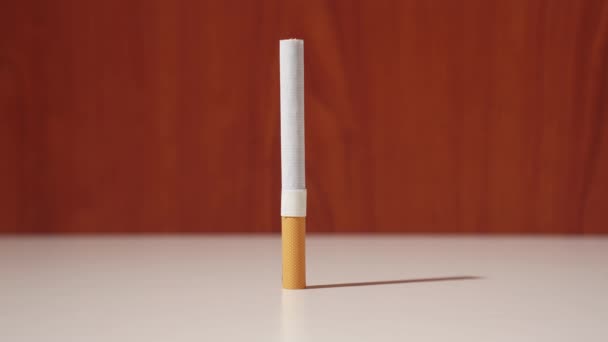 Un cigarrillo se rompe en stop motion — Vídeos de Stock
