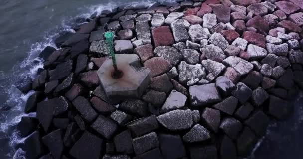 Phare du barrage au milieu de la mer — Video