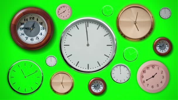Muchos relojes en la pantalla verde — Vídeos de Stock