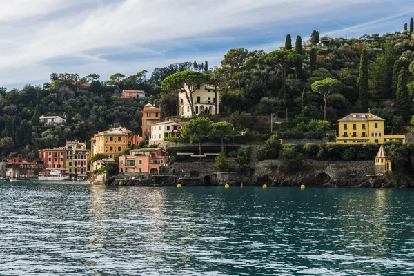 Edifici Colorati Baia Con Barche Sull Acqua Strada Panoramica Portofino — Foto Stock