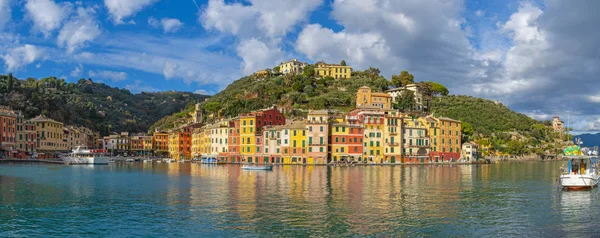 Kleurrijke Huizen Kust Van Pittoreske Italiaanse Stad Portofino Provincie Ligurië — Stockfoto