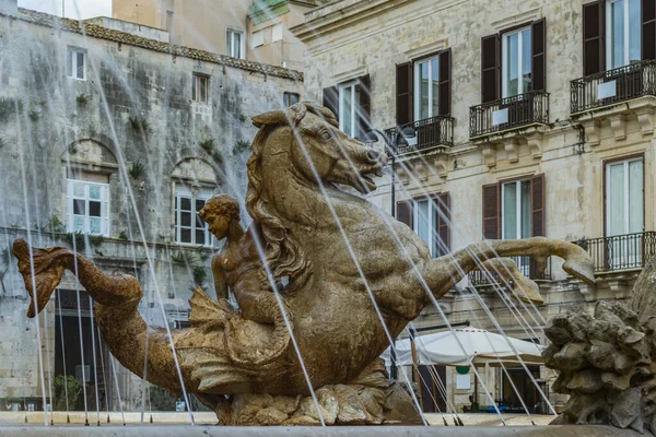 Szoros Kilátás Szobor Mitológiai Lények Részeként Fountain Diana Központjában Archimedes — Stock Fotó