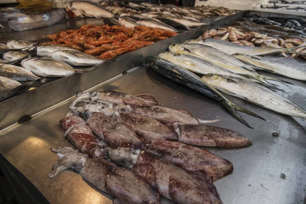 Mercato Locale Con Pesce Fresco Nell Isola Ortigia Provincia Siracusa — Foto Stock