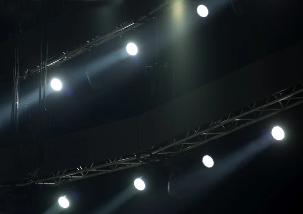 Światła sceny podczas koncertu. — Zdjęcie stockowe