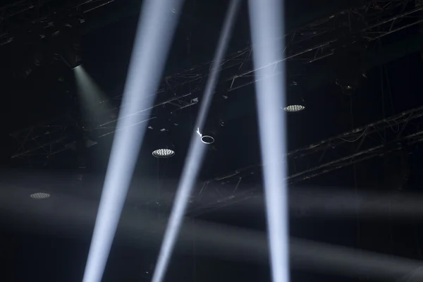 Luz da cena durante o concerto . — Fotografia de Stock