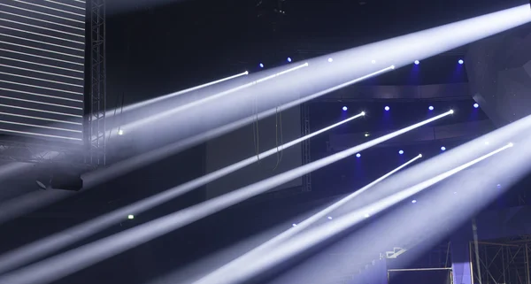 Luz da cena durante o concerto . — Fotografia de Stock