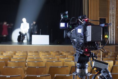 TV kamera bir konser salonu