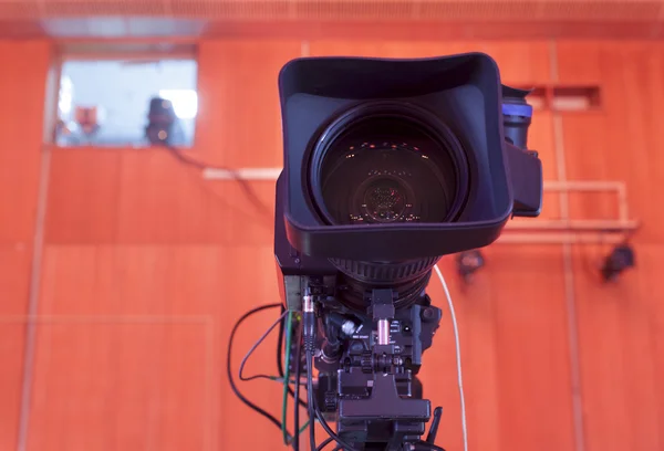 Tv camera in a concert hall — Stock Photo, Image