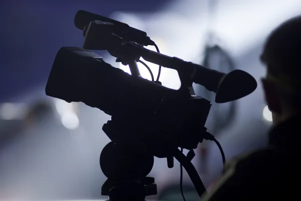 Câmera de TV em uma sala de concerto — Fotografia de Stock