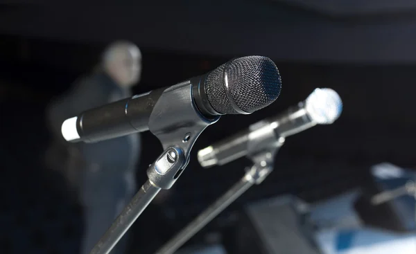 Microfone close-up no palco — Fotografia de Stock