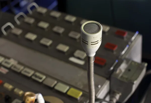 Estudio de sonido ajuste de equipos de grabación . —  Fotos de Stock