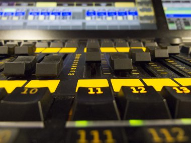 ses stüdyo kayıt donatım ayarlama.