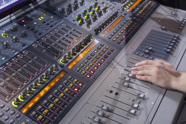 ses stüdyo kayıt donatım ayarlama.