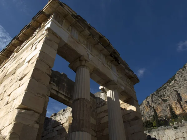 Antiguo sitio arqueológico griego de Delfos, Grecia Central . — Foto de Stock