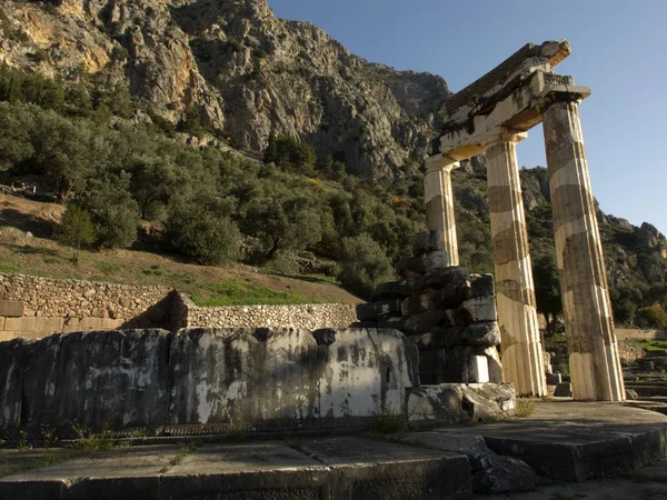 Antiguo sitio arqueológico griego de Delfos, Grecia Central . — Foto de Stock