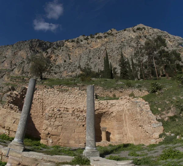 Antiguo sitio arqueológico griego de Delfos, Grecia Central . — Foto de Stock