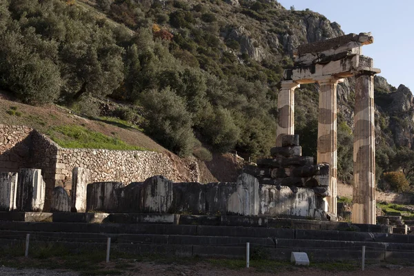 Oldtidens greske arkeologiske sted Delfi i Sentral-Hellas . – stockfoto