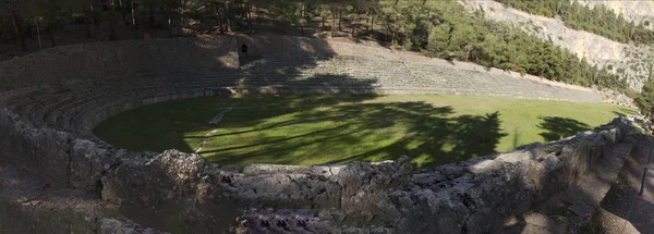 Sítio arqueológico grego antigo de Delphi, Grécia Central . — Fotografia de Stock