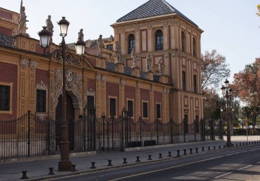 Seville, tarihi kent merkezine, tarihi binalar. İspanya.