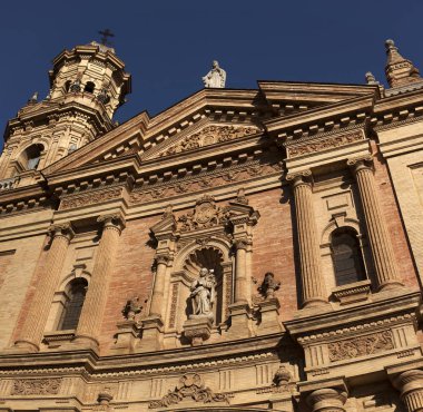 Seville, tarihi kent merkezine, tarihi binalar. İspanya.