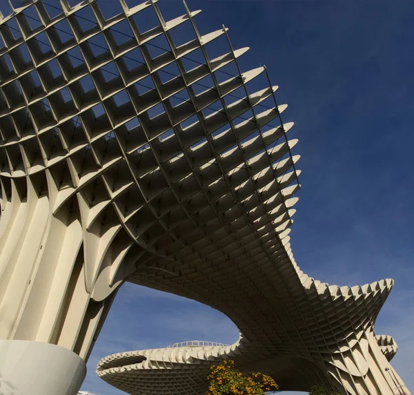 Sevilla, Óváros, a történelmi épületek. Spanyolország. — Stock Fotó